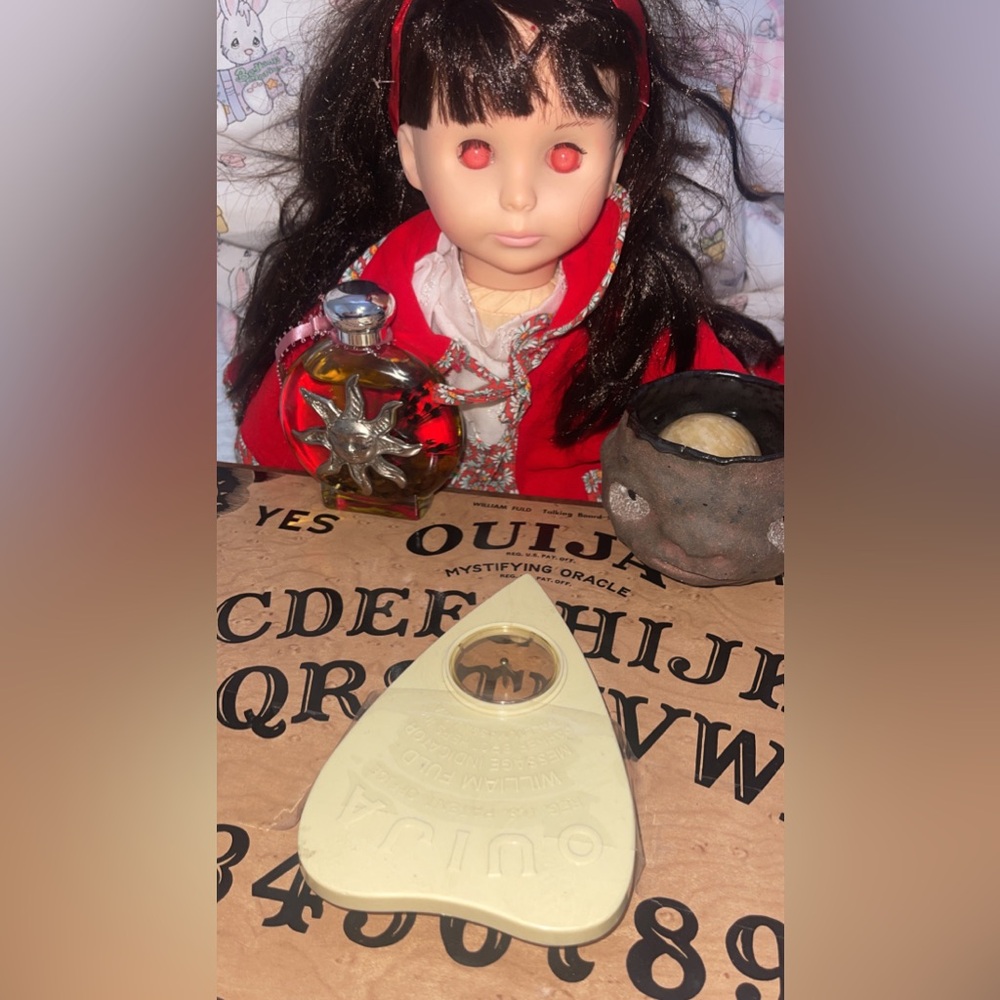 Vintage Ouija Board with Planchette William fuld